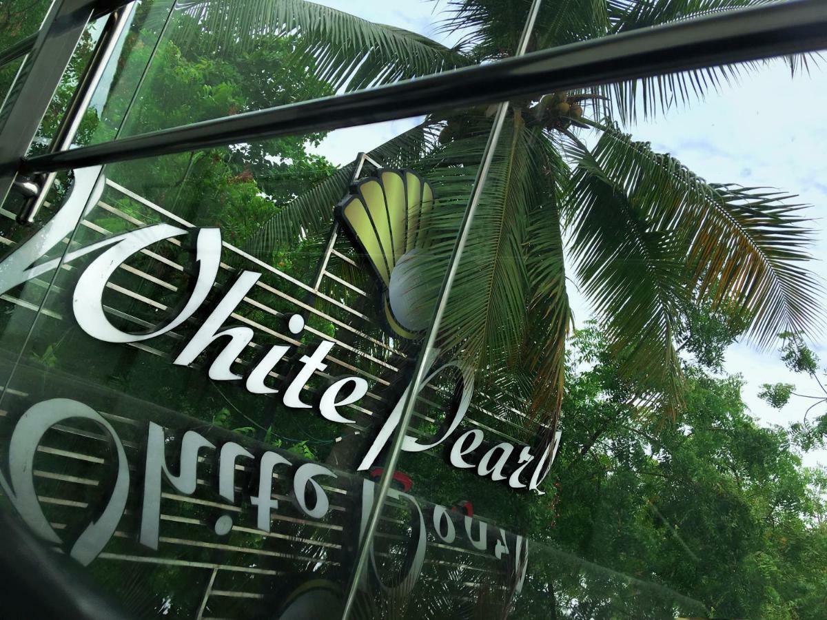 White Pearl Residency Hotel Pondicherry Exterior photo